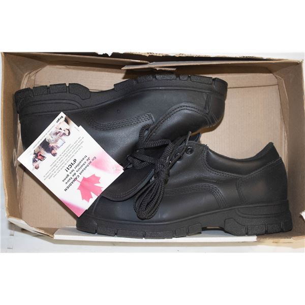 NEW PAIR OF SAFETY SHOES