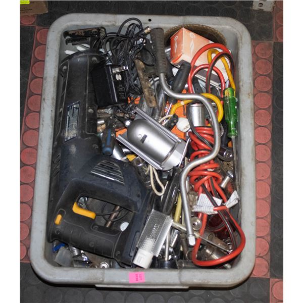 TRAY OF ASSORTED TOOLS