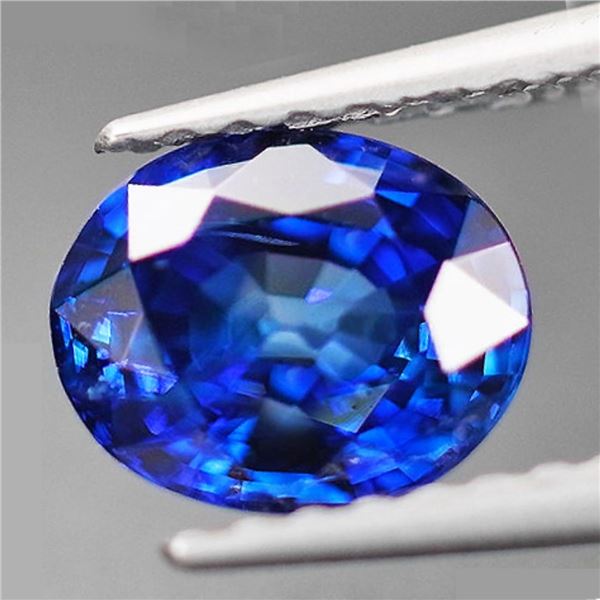 Natural Royal Blue Sapphire {Flawless-VVS}