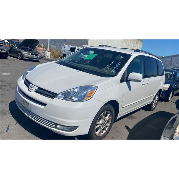2004 Toyota Sienna