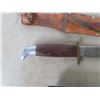Image 8 : 2 Hunting Knives: (1) Buck 103 4'' Blade Skinner (1) Arkansas 