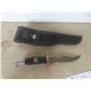 Image 2 : 2 Knives: G96 Boning Knife 5'' Blade , G59 Hunting Knife 6'' Blade 