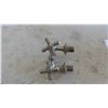 Image 2 : Old School Style Bathroom Taps