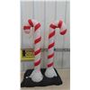 Image 1 : 2 Candy Cane Blow Molds 40'' Tall