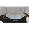 Image 2 : 3 Pieces of Pyrex : (2) Mixing Bowls , (1) Covered Casserole Dish with Lid and