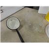 Image 8 : Kitchenware: Vintage Tupperware, Fireking Measuring Cup, Enamel