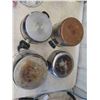 Image 2 : 10 Stewing Pots , 6 Lids