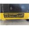 Image 6 : DeWalt 2 Gallon Hand Carry Compressor with Hose 