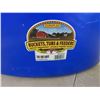 Image 8 : Brooder Lamp/Heater , 2 Flat Back/Arm Pails, 26 Quart Feeder 