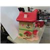 Image 2 : Vintage Strawberry Shortcake Dollhouse