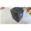 Image 2 : Metal 2 Drawer Filing Cabinet 25'' x 17'' x 18''