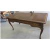 Image 8 : Fancy Desk with Oriental Inlay Design 30'' x 27'' x 60'' 