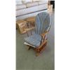 Image 1 : Gliding Rocking Chair 