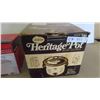 Image 2 : Sunbeam Heritage Pot , Slow Cooker , New Chefmate Slow Cooker