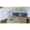 Image 2 : Brother CS-2125 Portable Electric Sewing Machine