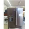 Image 6 : Whirlpool Side by Side Fridge with Bottom Freezer 70'' x 36'' x 32'' - Appears 