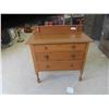 Image 1 : 1/4 Cut Oak Buffet 37'' x 36'' x 18'' Small Sized & Nice Condition