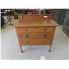 Image 2 : 1/4 Cut Oak Buffet 37'' x 36'' x 18'' Small Sized & Nice Condition