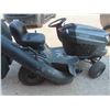 Image 8 : Craftsman T2100 19 1/2HP Riding Mower 42'' Cut with Bagger -Running 