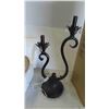 Image 2 : New Bombay Kuda Table Lamp