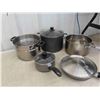Image 2 : Pots, Pans, 4 Stainless Steel Bowls, Strainers, Measuring Cups