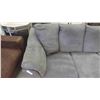 Image 3 : Couch 88'' Wide , Love Seat 64'' Wide