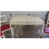 Image 2 : Painted Table 30'' x 42'' x 30'' with 4 Chairs 