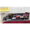 Image 1 : Loctite Nylint Freightliner Racing Hauler 24'' Scale 1:28 
