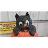 Image 2 : Pumpkin Light Up Blow Mold 28'' Tall