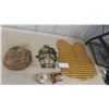Image 1 : Vintage Baseball Catchers Mask, Glove, Pad and Ball