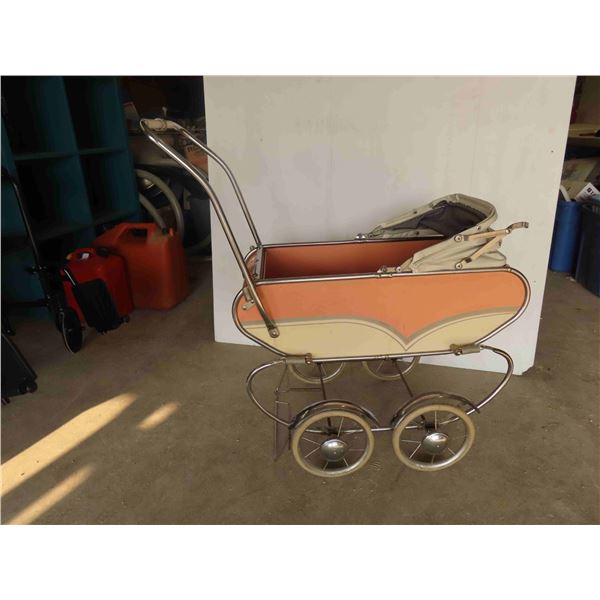 Genoron Carriage with Doll