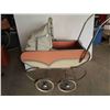Image 8 : Genoron Carriage with Doll