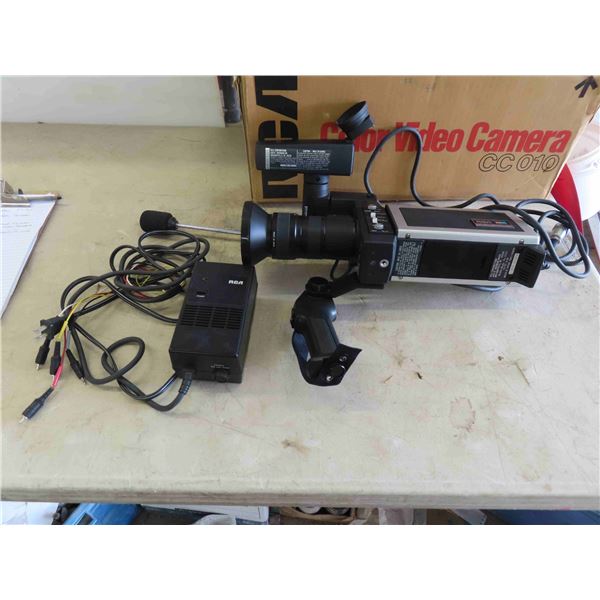 RCA Colour Video Camera with Power/TV Cord and Original Box 