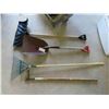 Image 1 : Scoop Shovel, Rake, Snow Shovel
