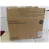 Image 1 : New GE Space Maker Microwave Oven White