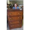 Image 1 : 4 Drawer Dresser 46'' x 29 1/2'' x 17 1/2'' 