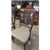 Image 3 : 6 Matching Dining Room Chairs (2) Captain