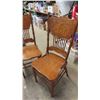 Image 2 : 4 Double Press Back Chairs 