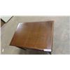 Image 3 : Walnut End Table 21'' x 28'' x 20'' 