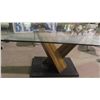Image 2 : Glass Top Dining Room Table 29'' x 39'' x 71'' with 5 Chairs 