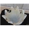 Image 2 : Murano White Crystal Art Glass 9 1/4'' x 8 3/4'' 