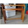 Image 3 : Blanket Display Wood Stand 33 1/2'' x 10 1/2'' x 32'' 