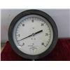 Image 3 : 2 Vintage Pressure Gauges 9 1/2'' + 5'' Across