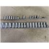 Image 2 : Craftsman 1/2'' + 3/4'' Sockets Metric/Standard , Exrensions & More