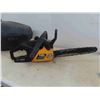 Image 3 : Poulan 260 Pro Gas Chainsaw Has Compression with Matching Case (Oil Leaking)