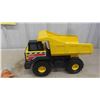 Image 2 : Tonka Dump Truck , 3 Troll Figures 