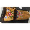 Image 2 : Outstanding Cree First Nations Beaded Fringed Moose Hide Mitts, 