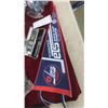 Image 2 : Winnipeg Jets Pennant , Thornton Star Stick, 5 Hockey Helmet Collectibles 