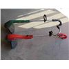 Image 1 : 2 Electric Trimmers: Black and Decker, Weedeater