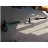Image 2 : 2 Electric Trimmers: Black and Decker, Weedeater